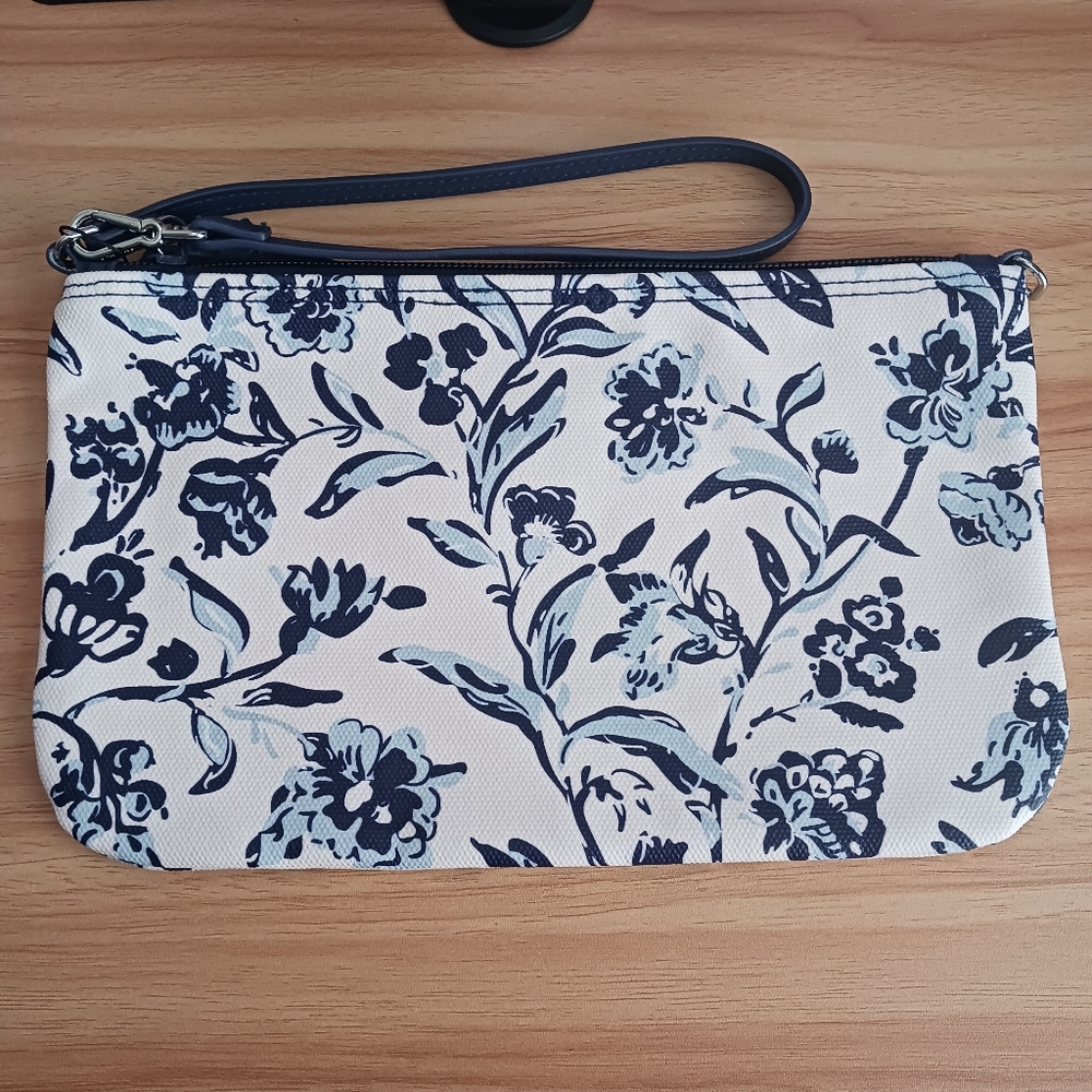Vera Bradley Convertible Floral Wristlet Clutch - Navy & White
